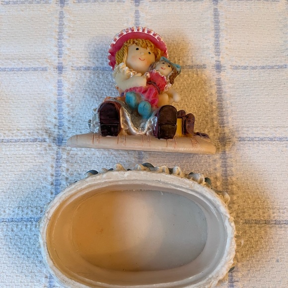 Vintage Raggedy Anne Trinket Box - Picture 2 of 4